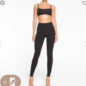 Skims Leggings